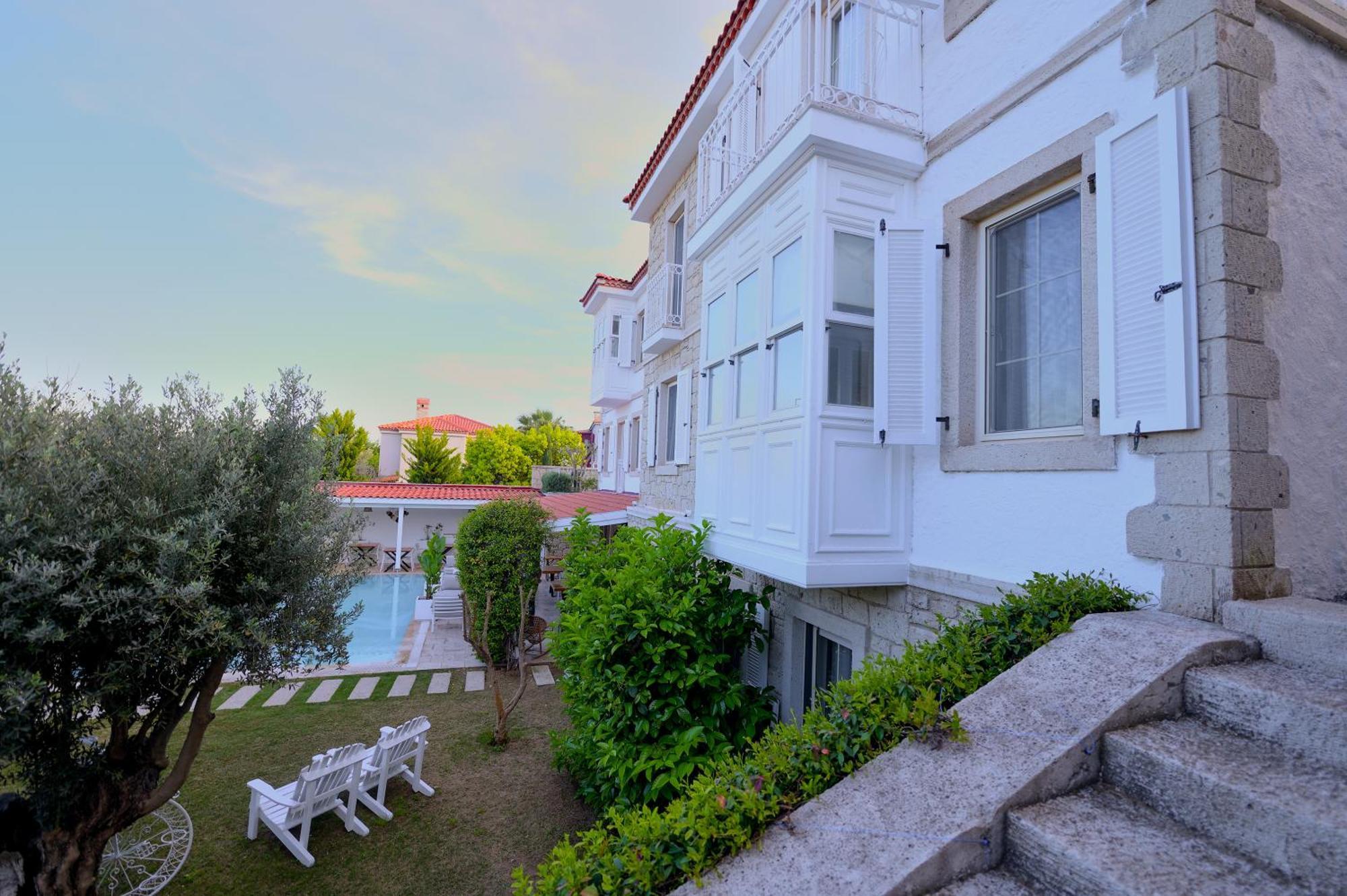 Peremere Alacati Otel Extérieur photo